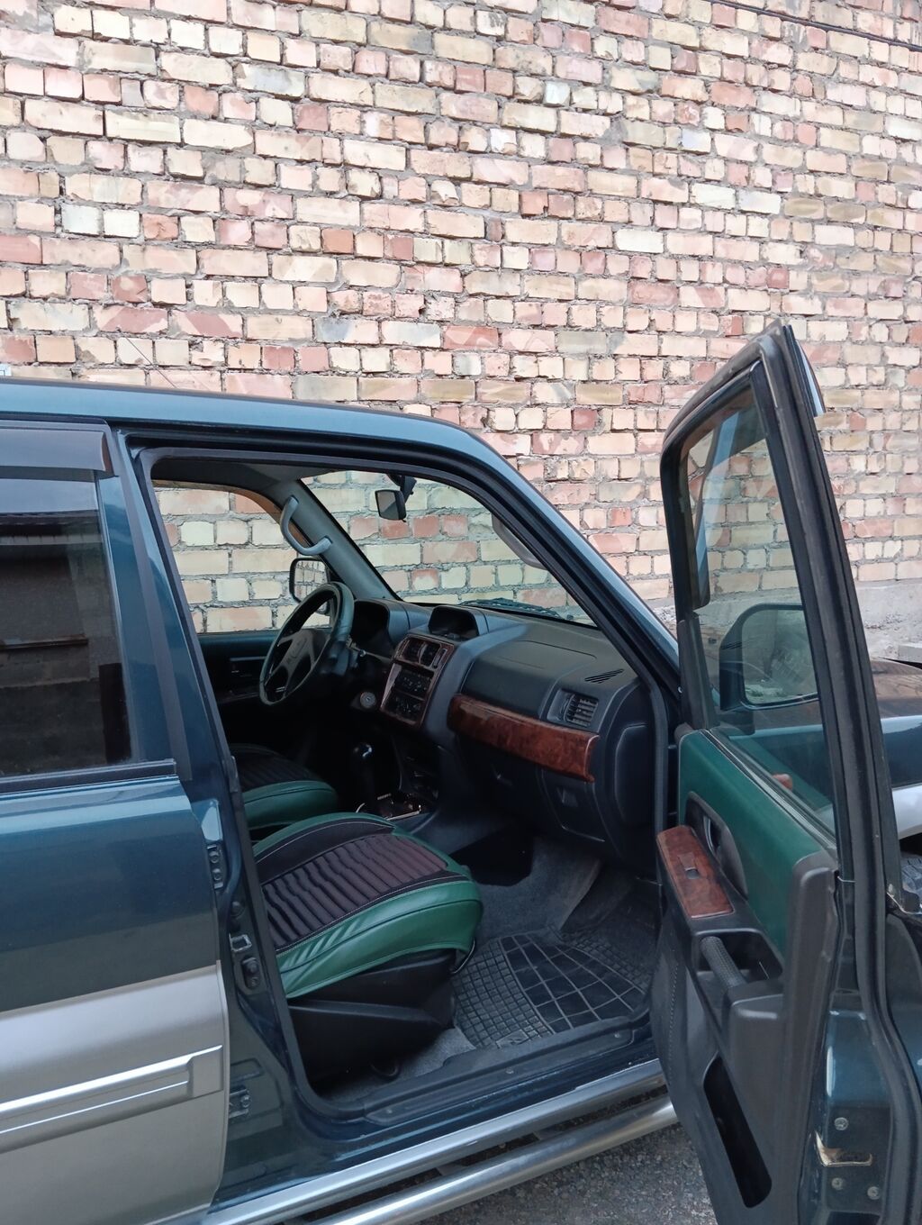 Mitsubishi Pajero Pinin: 2003 г., 2 л, Автомат, Бензин, Внедорожник: фото 3