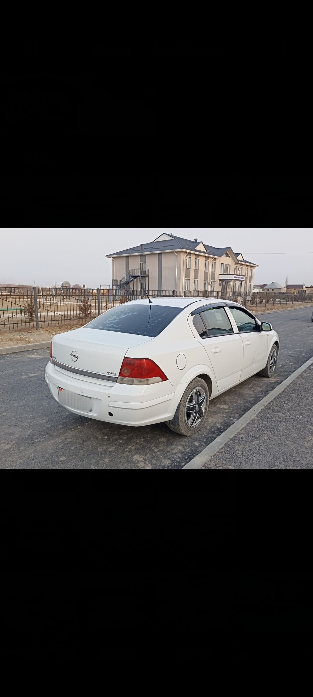 Opel Astra: 2011 г., 1.8 л, Автомат, Газ, Седан: фото 4