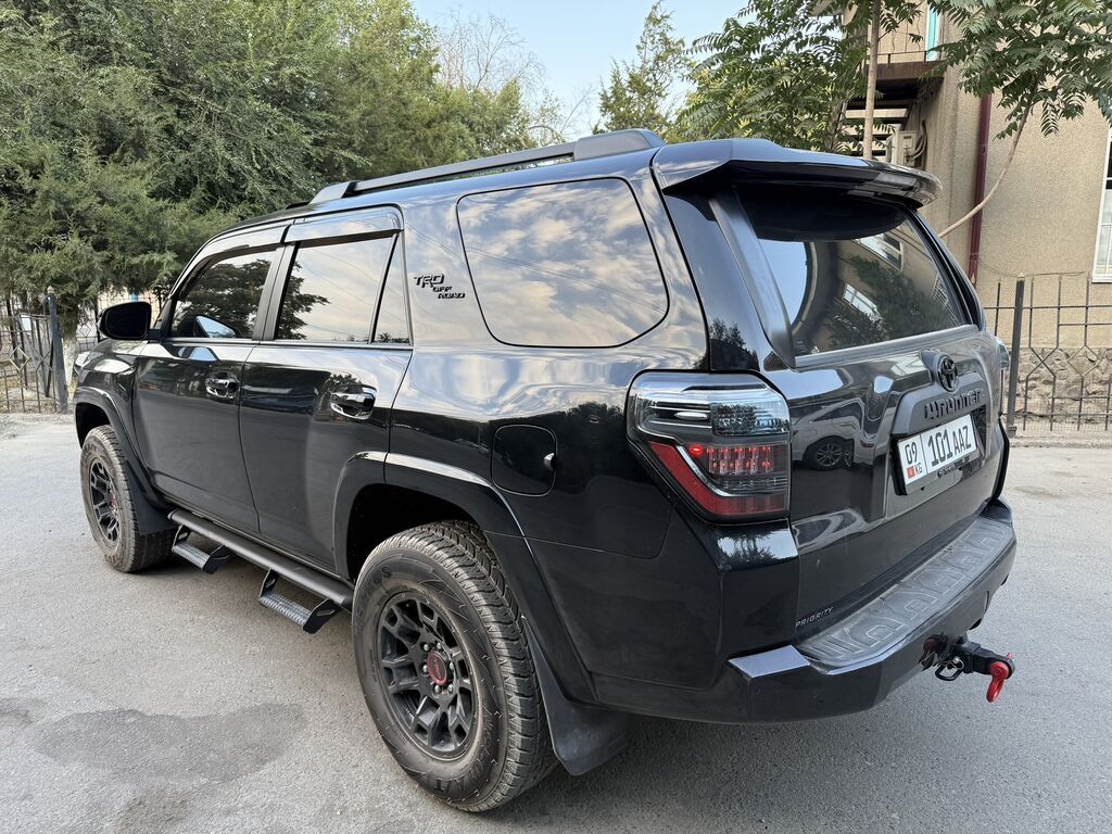 Toyota 4Runner: 2019 г., 4 л, Автомат, Газ, Внедорожник: фото 4