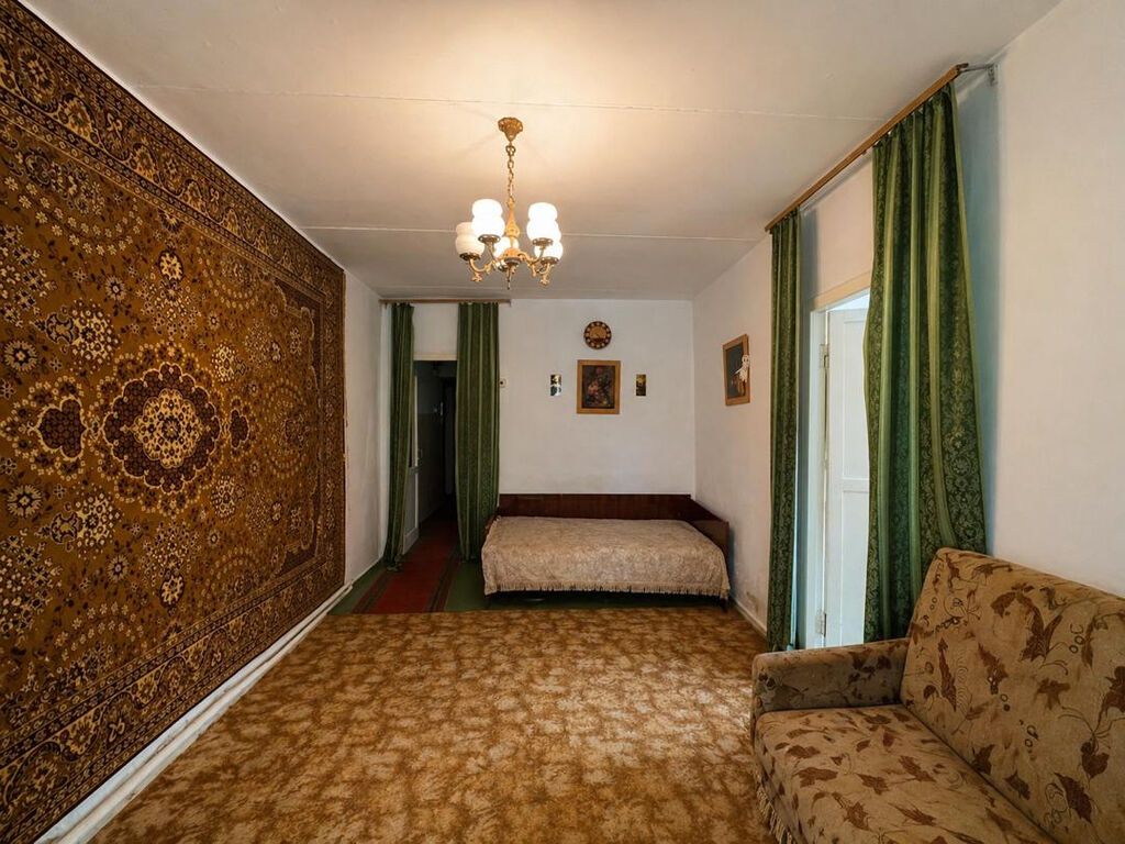 2 комнаты, 42 м², Индивидуалка, 1 этаж, Требуется ремонт: фото 2
