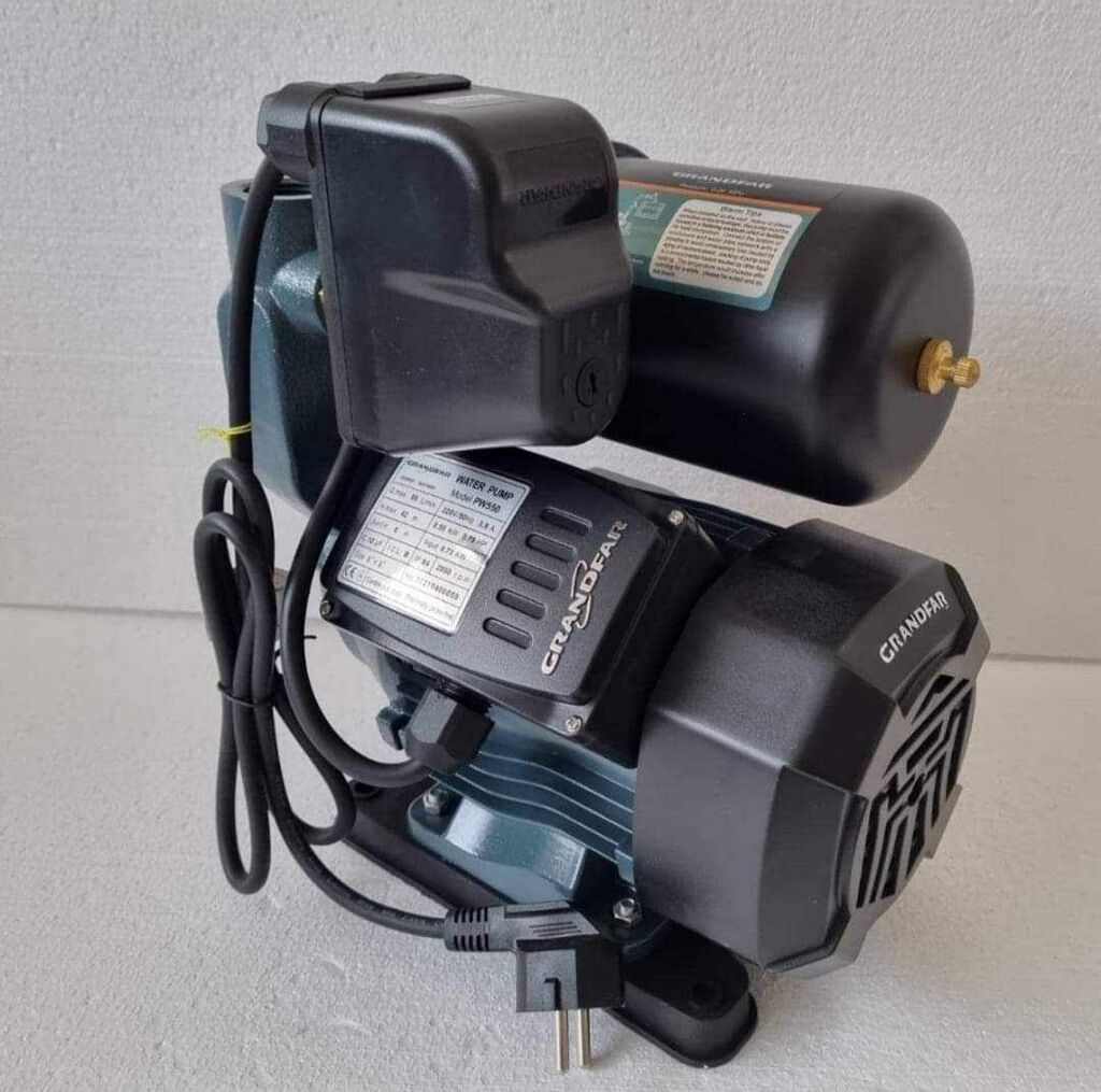 Sredstva za navodnjavanje: Prodajem nov i kvalitetan GRANDFAR pumpa (hidrofor) za vodu. Model