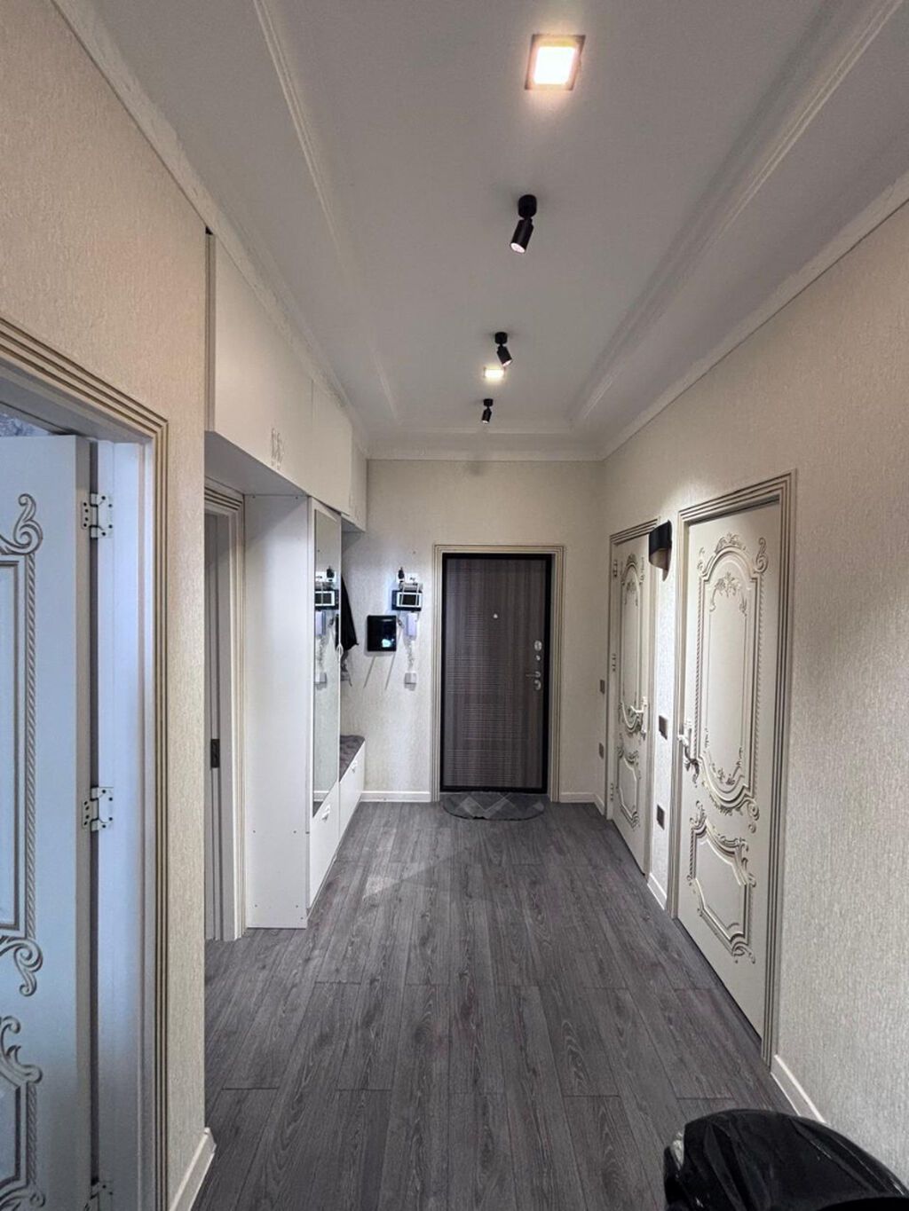 2 otaqlı, Yeni tikili, m. Qara Qarayev, 79 kv. m