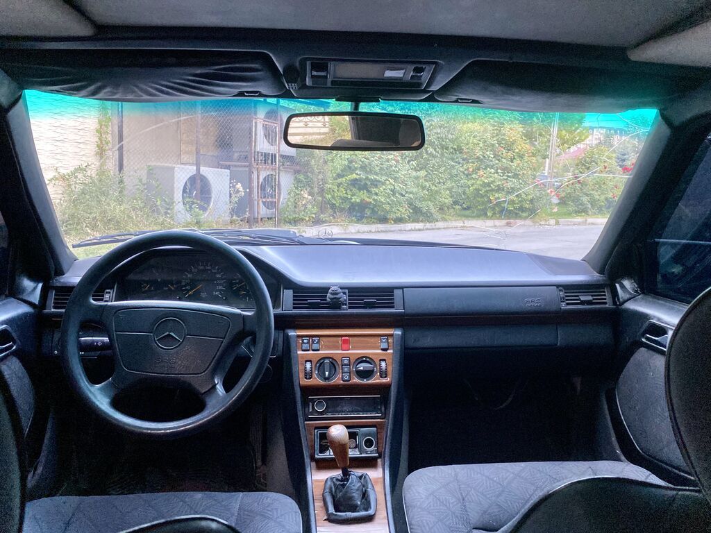 Mercedes-Benz E-Class: 1995 г., 2.2 л, Механика, Бензин, Седан: фото 3