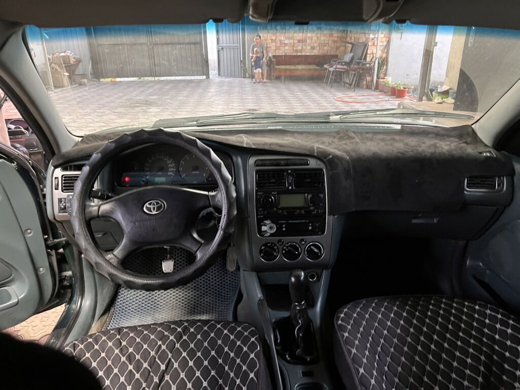Toyota Avensis: 2001 г., 1.8 л, Механика, Бензин, Универсал: фото 7