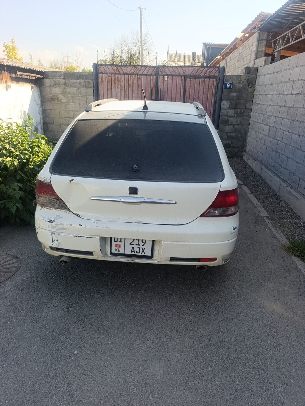Срочно в связи с выездом продаю Honda avancier 2000 года. газ бензин