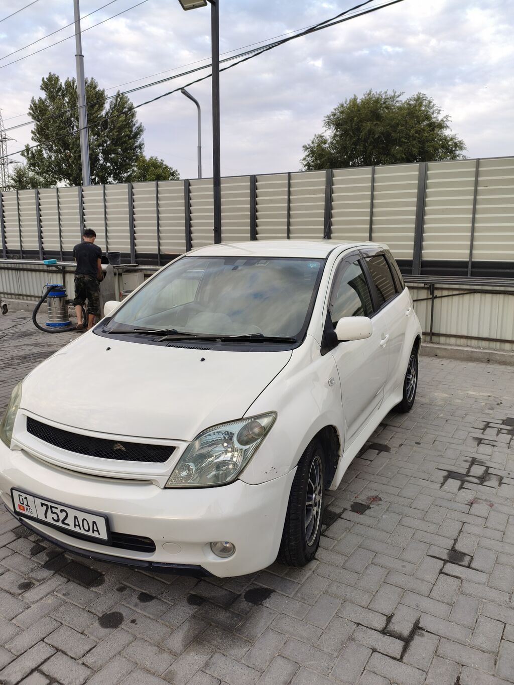 Toyota Ist: 2002 г., 1.5 л, Автомат, Бензин, Хэтчбэк: фото 3