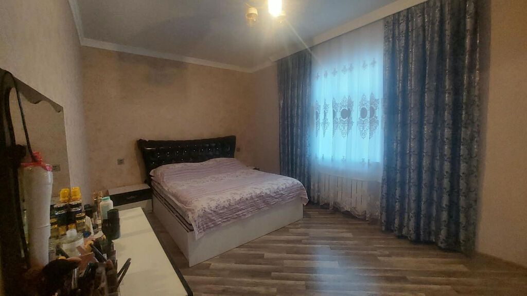 4 otaqlı, 100 kv. m, Kredit yoxdur, Orta təmir