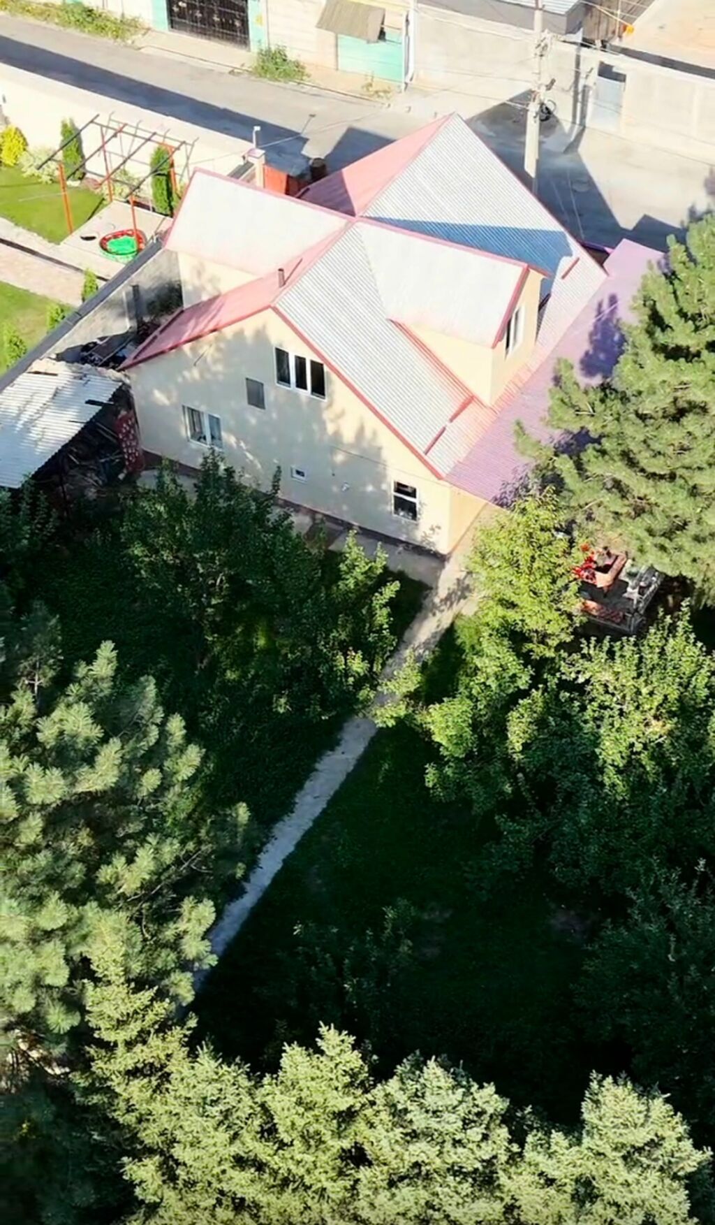 6 комнат и более, 180 м², 9 соток, Кок-Жар мкр, Газ, Электричество, Канализация: фото 2