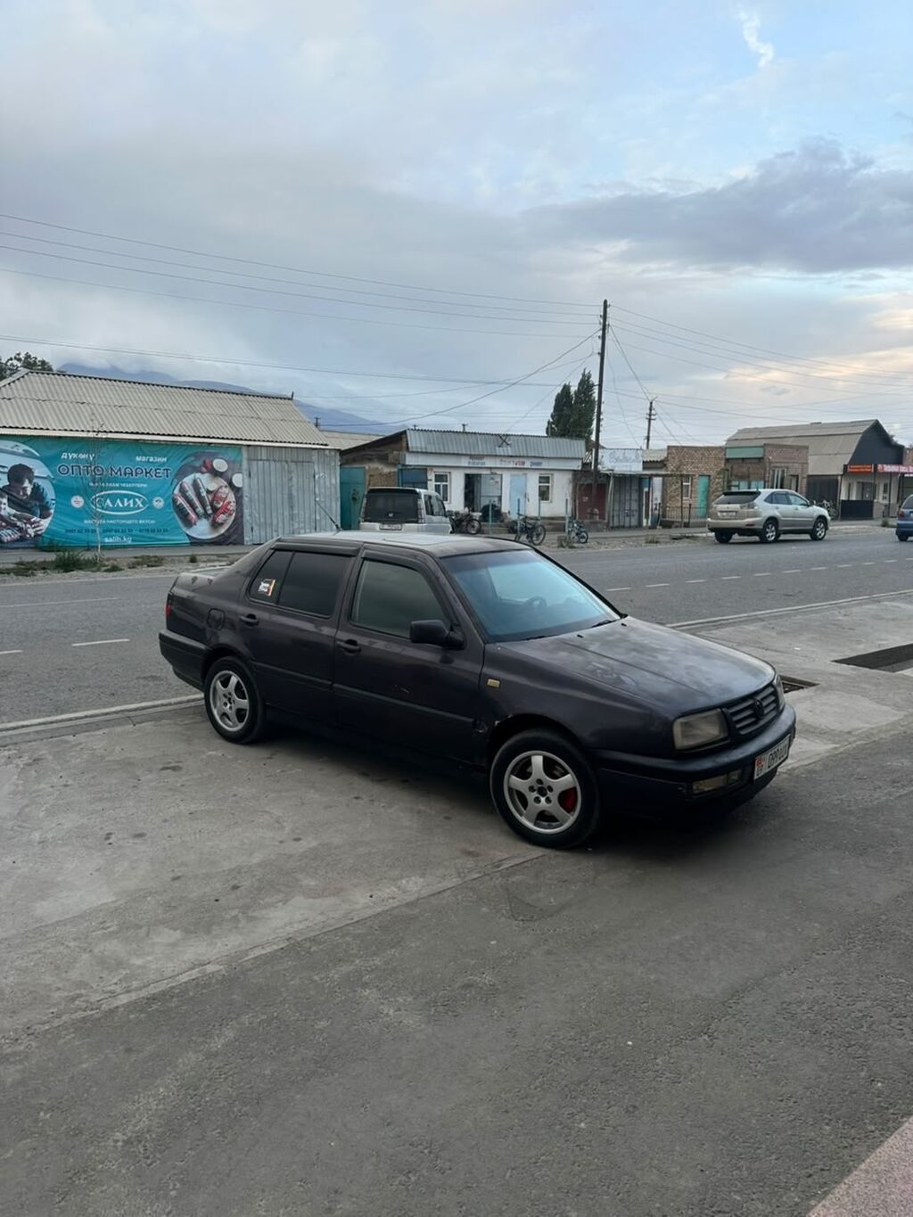 Volkswagen Vento: 1992 г., 2 л, Механика: фото 5