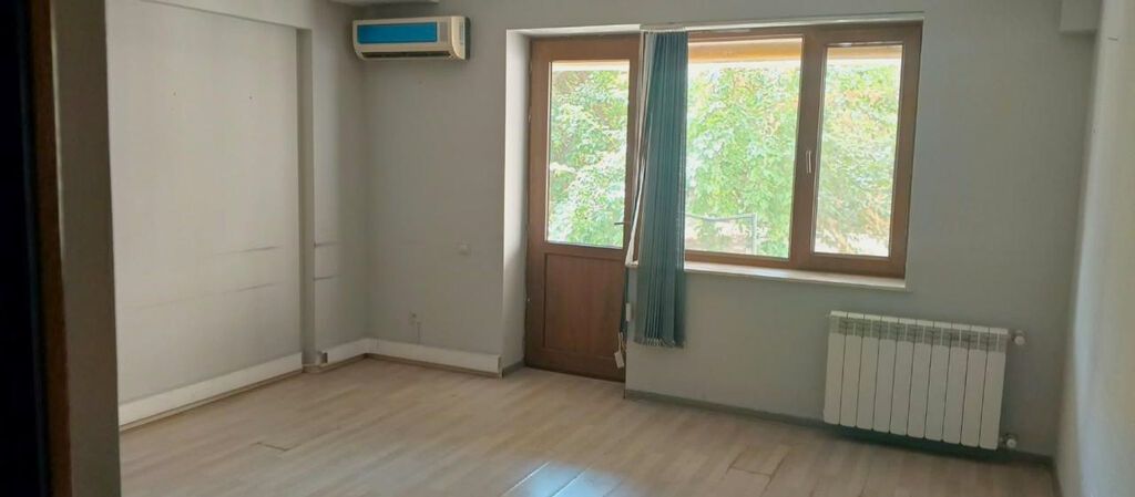Ofis bütün əşyalarla (mebel və texnika ilə) birlikdə icarəyə verilir!
