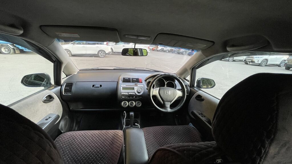Продам Honda Fit 2003 г., 1.3 л, автомат: фото 6