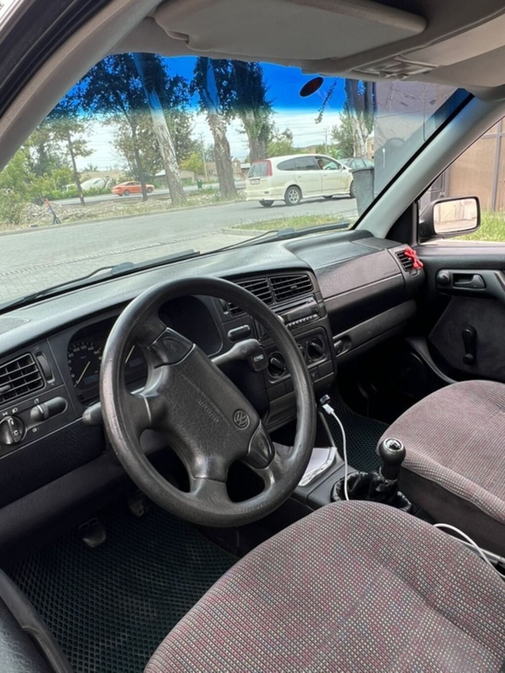 Volkswagen Vento: 1996 г., Механика, Бензин, Седан: фото 5