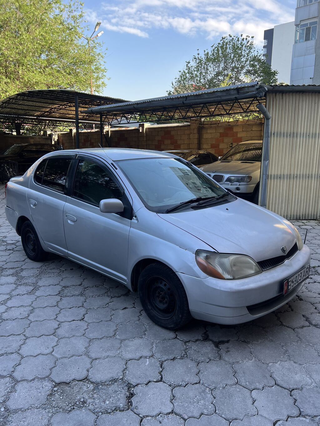 Toyota Platz: 2001 г., 1.3 л, Автомат, Газ, Седан: фото 3