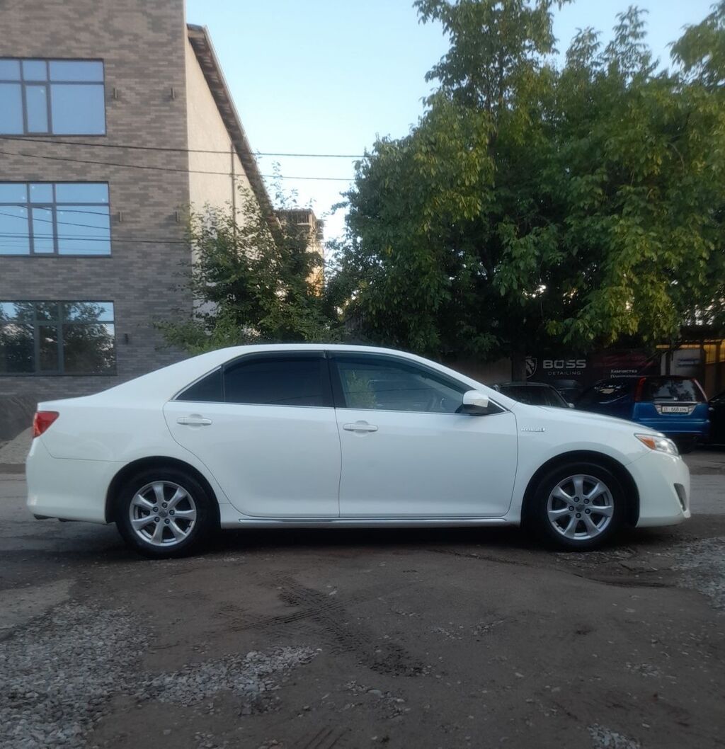 Toyota Camry: 2014 г., 2.5 л, Автомат, Гибрид, Седан — фото 3