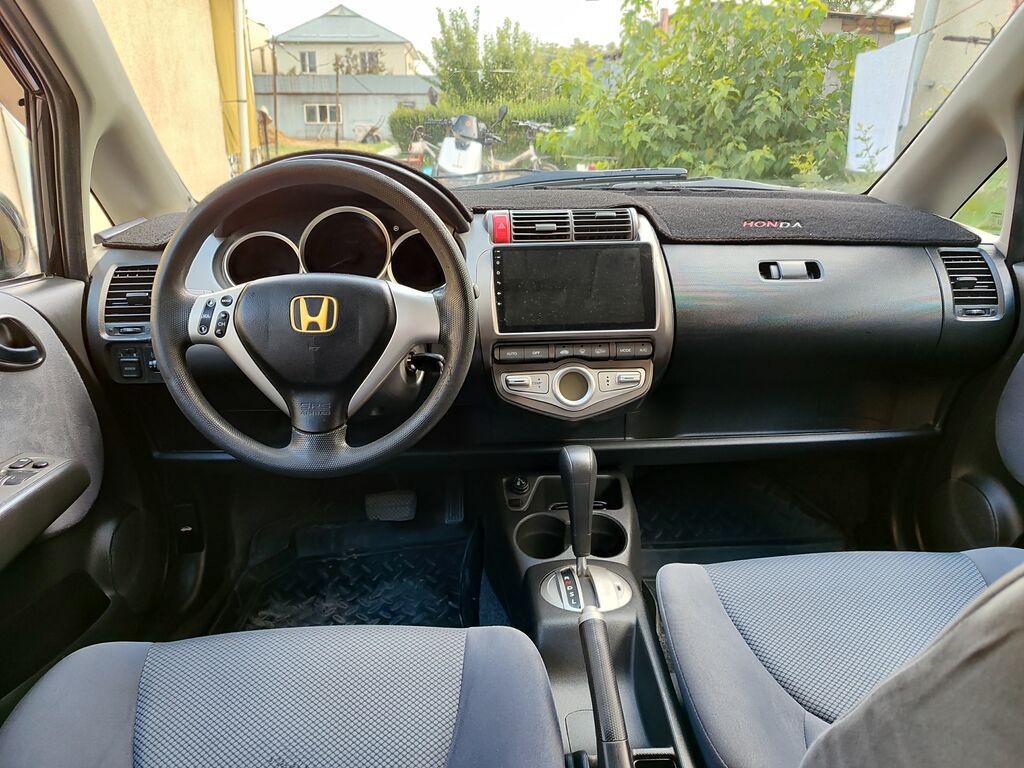 Honda Fit: 2008 г., 1.3 л, Автомат, Бензин, Хэтчбэк: фото 5