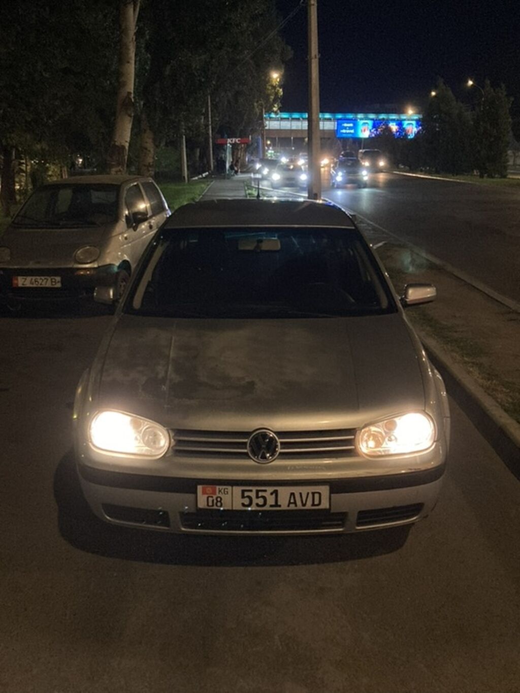 Volkswagen Golf: 2002 г., 1.6 л, Автомат, Бензин, Хэтчбэк: фото 2