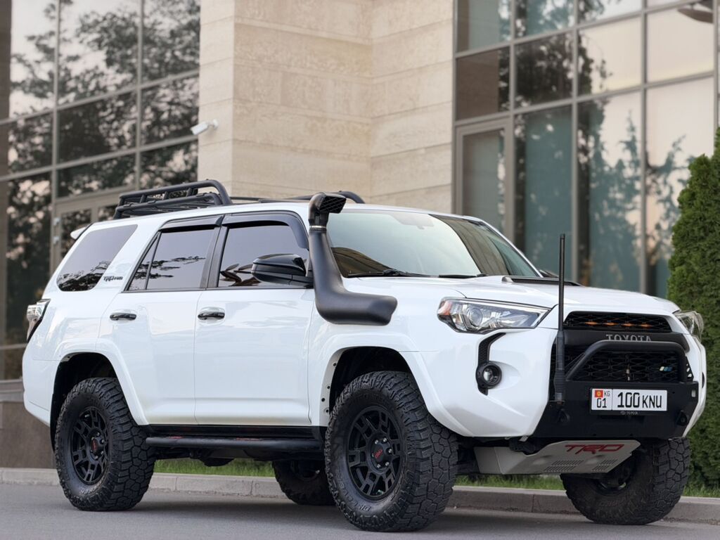 Toyota 4Runner: 2019 г., 4 л, Автомат, Бензин, Внедорожник: фото 2