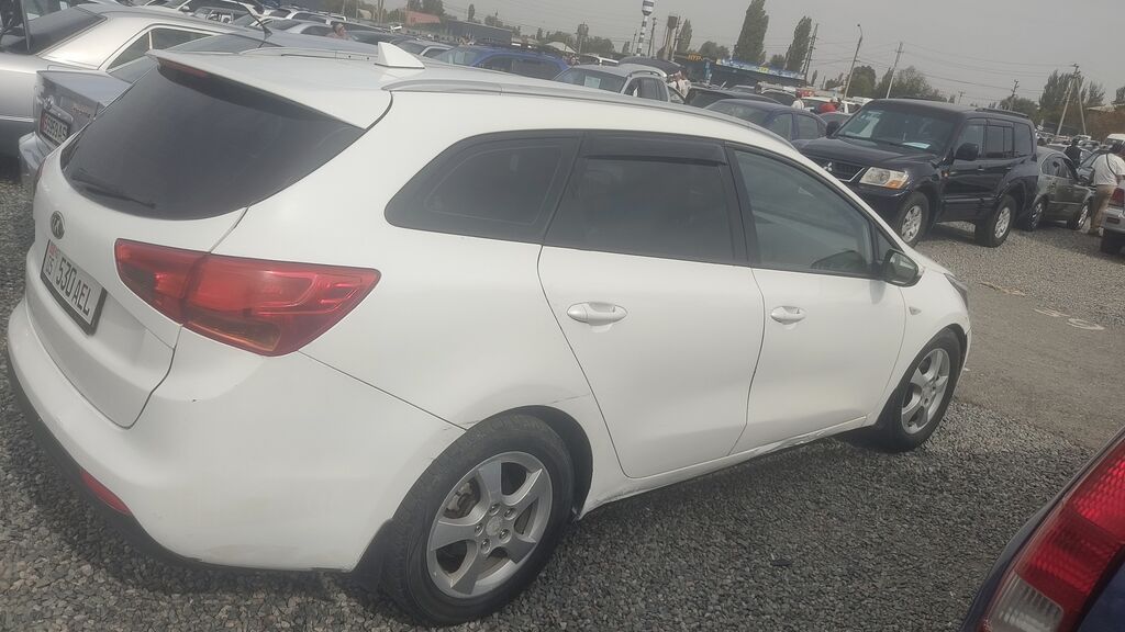 Kia Ceed: 2017 г., 1.6 л, Автомат, Бензин, Универсал: фото 2