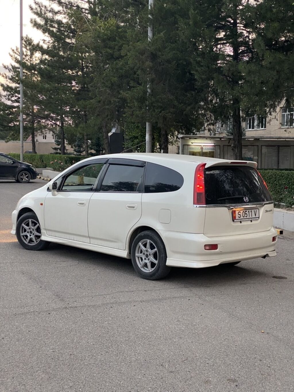 Honda Stream: 2002 г., 1.7 л, Автомат, Бензин, Минивэн — фото 2
