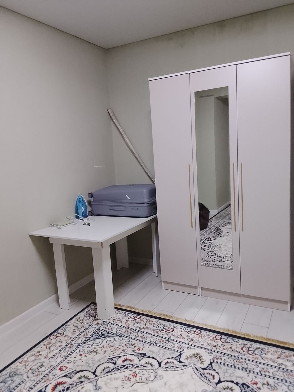 Бир комнаталу квартирага чогу жашаганга 1 кыз аламын .Баасы 15 000: фото 2