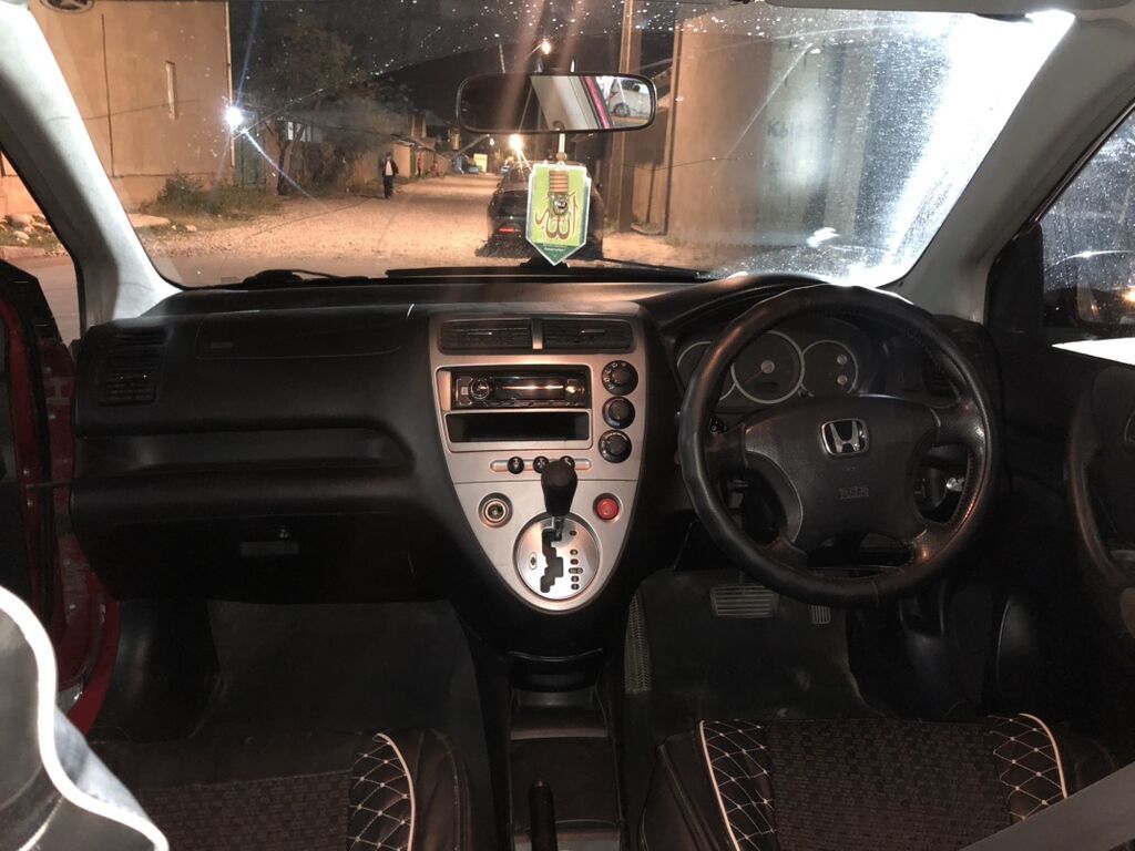 Honda Civic: 2005 г., 1.4 л, Автомат, Бензин, Седан: фото 8
