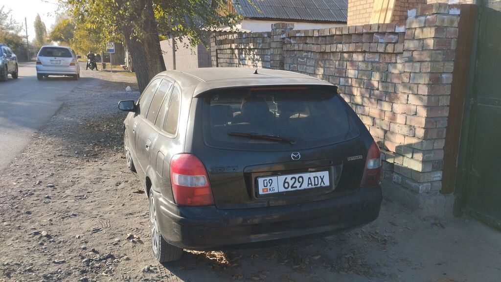 Mazda 323: 2000 г., Механика, Бензин, Универсал: фото 2