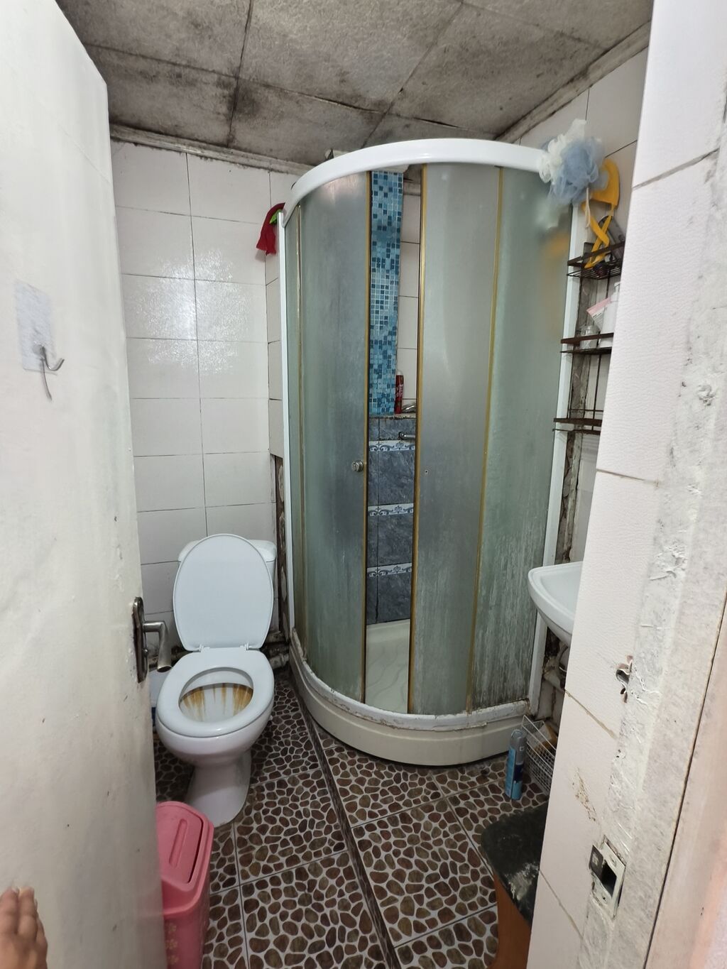 3 комнаты, 40 м², ул. Ахунбаева / Малдыбаева 1 этаж, Косметический ремонт: фото 2