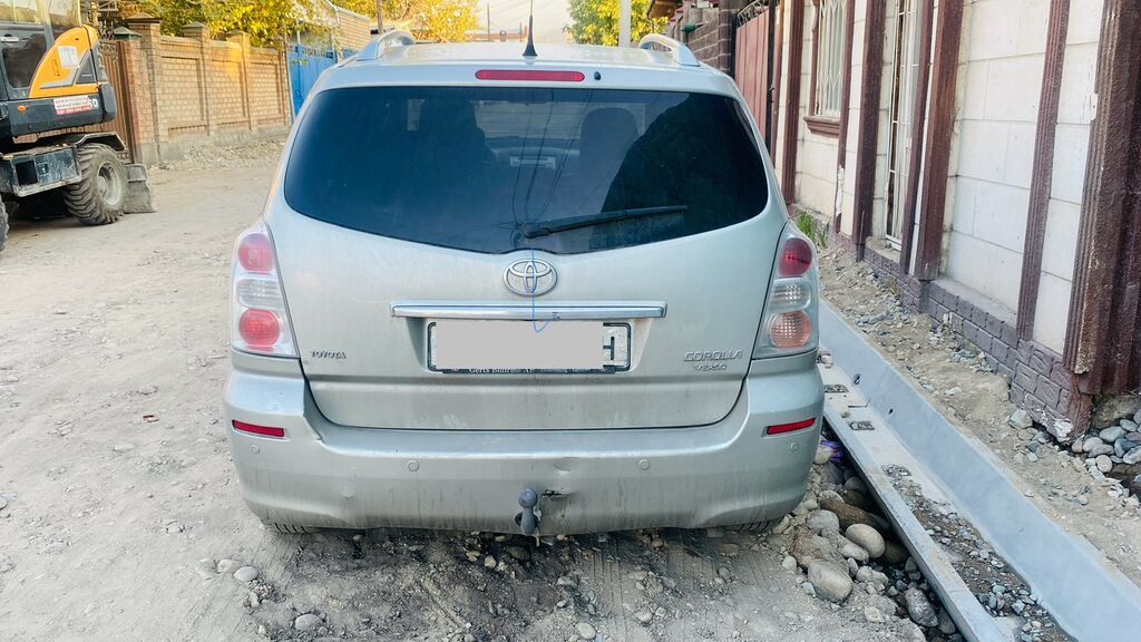 Toyota Corolla Verso: 2008 г., 1.8 л, Механика, Бензин, Минивэн: фото 3
