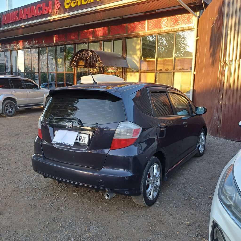 Honda Fit: 2010 г., 1.5 л, Автомат, Бензин, Хэтчбэк: фото 1