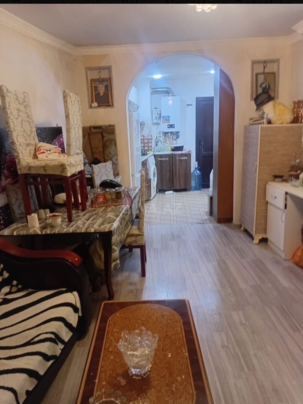 2 otaqlı mənzil – studiya tipli zal və mətbəx, ayrıca yataq otağı və