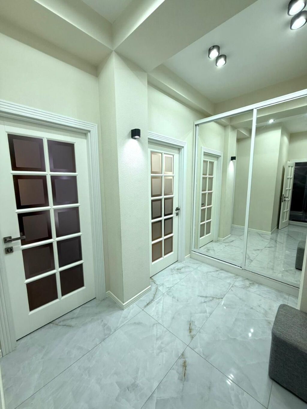 Gənclik metrosuna yaxın 2 otaqlı mənzil kirayə verilir. 70 m² 4-cü