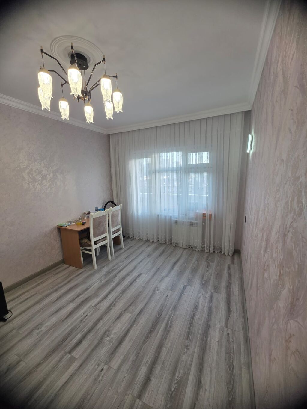 Bakı, Bakıxanov qəs., 3 otaqlı, Köhnə tikili, m. Neftçilər, 75 kv. m