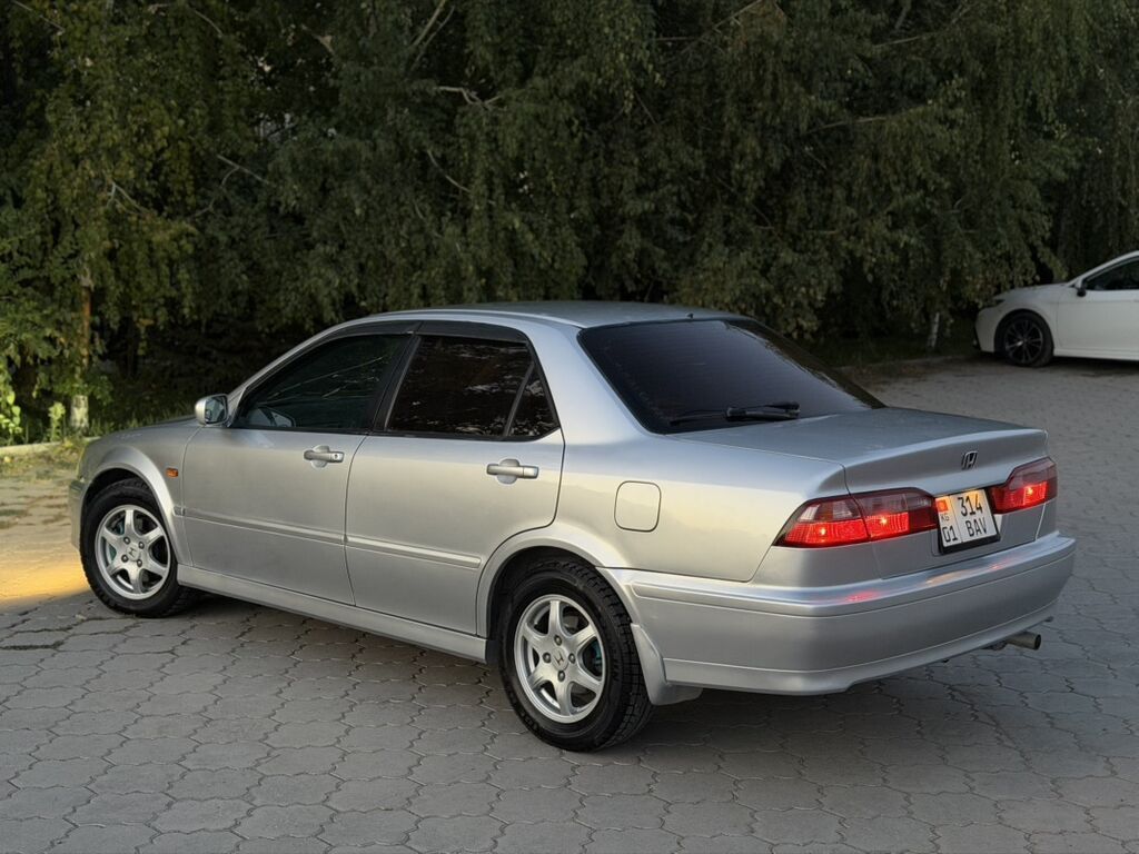 Honda Accord: 2000 г., 2 л, Автомат, Бензин, Седан: фото 2