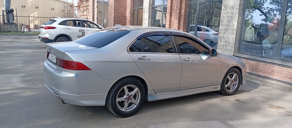 Honda Accord: 2003 г., 2 л, Автомат, Бензин, Седан: фото 2