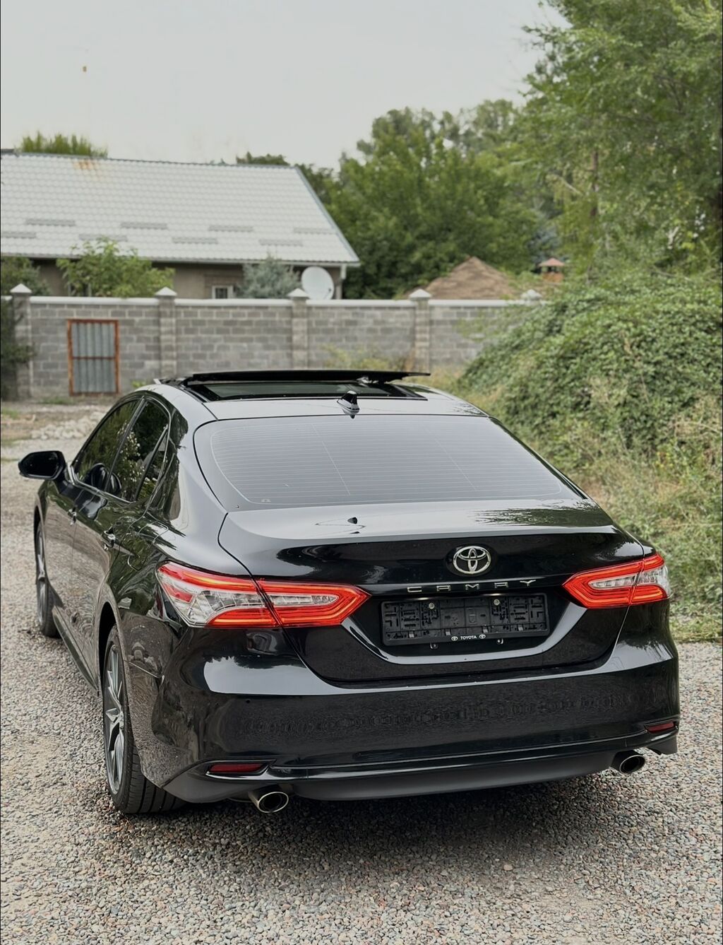 Toyota Camry: 2023 г., 2.5 л, Автомат, Бензин, Седан: фото 3