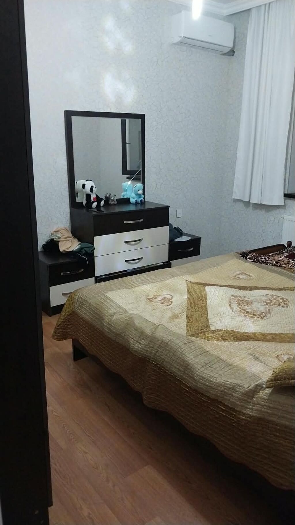 Həyət evi – Yaşıl dərədə yerləşir. 3 otaqlı evdir. Əşyalı satılır. 2