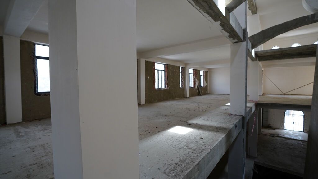 Ticarət Mərkəzi – Mall tipli obyekt - Ümumi sahə: 5 000 kv.m