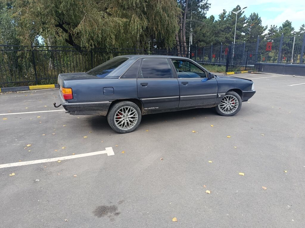 Audi 100: 1988 г., 2.3 л, Механика, Бензин, Седан: фото 5