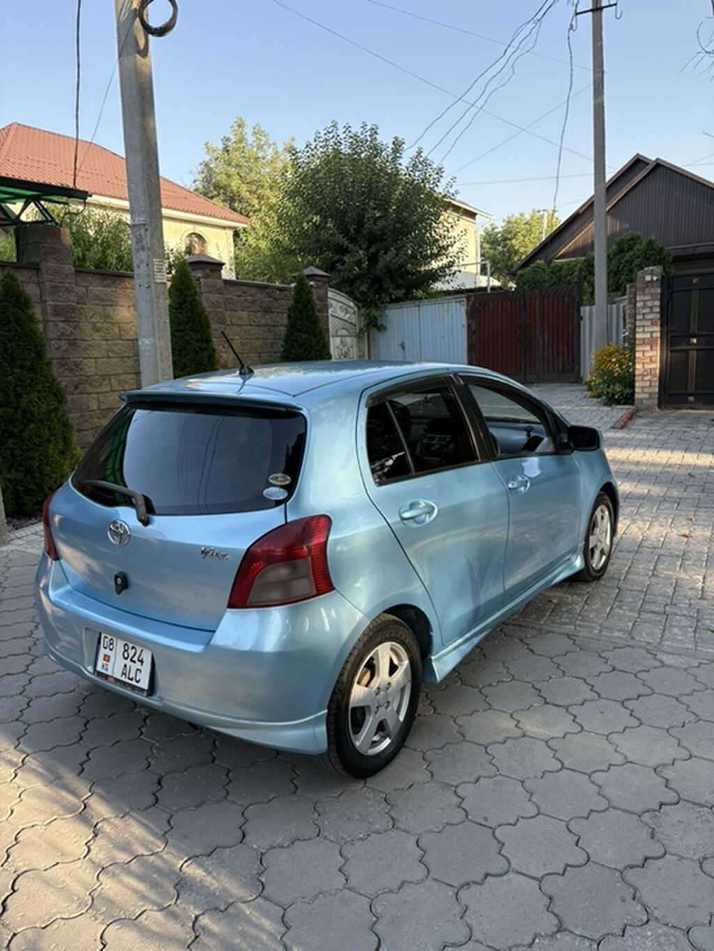 Toyota Vitz: 2005 г., 1.5 л, Автомат, Бензин, Хэтчбэк: фото 3