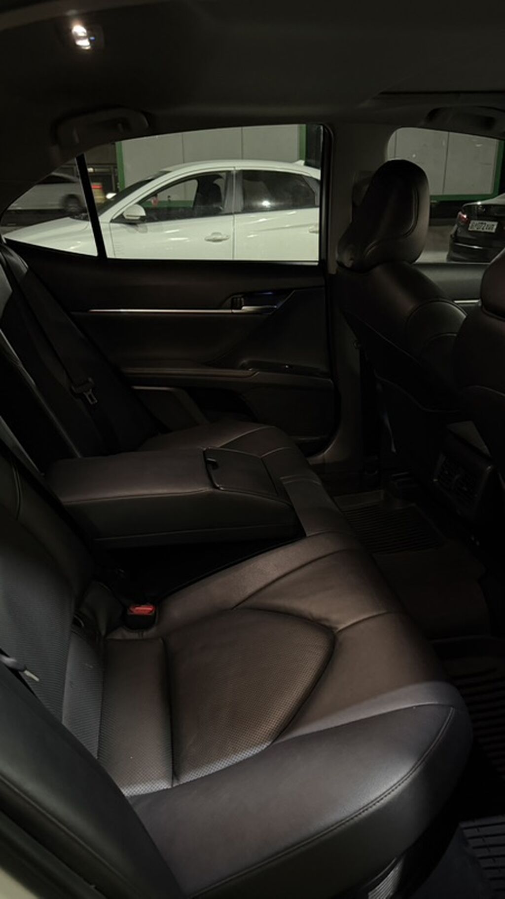 Toyota Camry: 2019 г., 2.5 л, Вариатор, Гибрид, Седан: фото 8