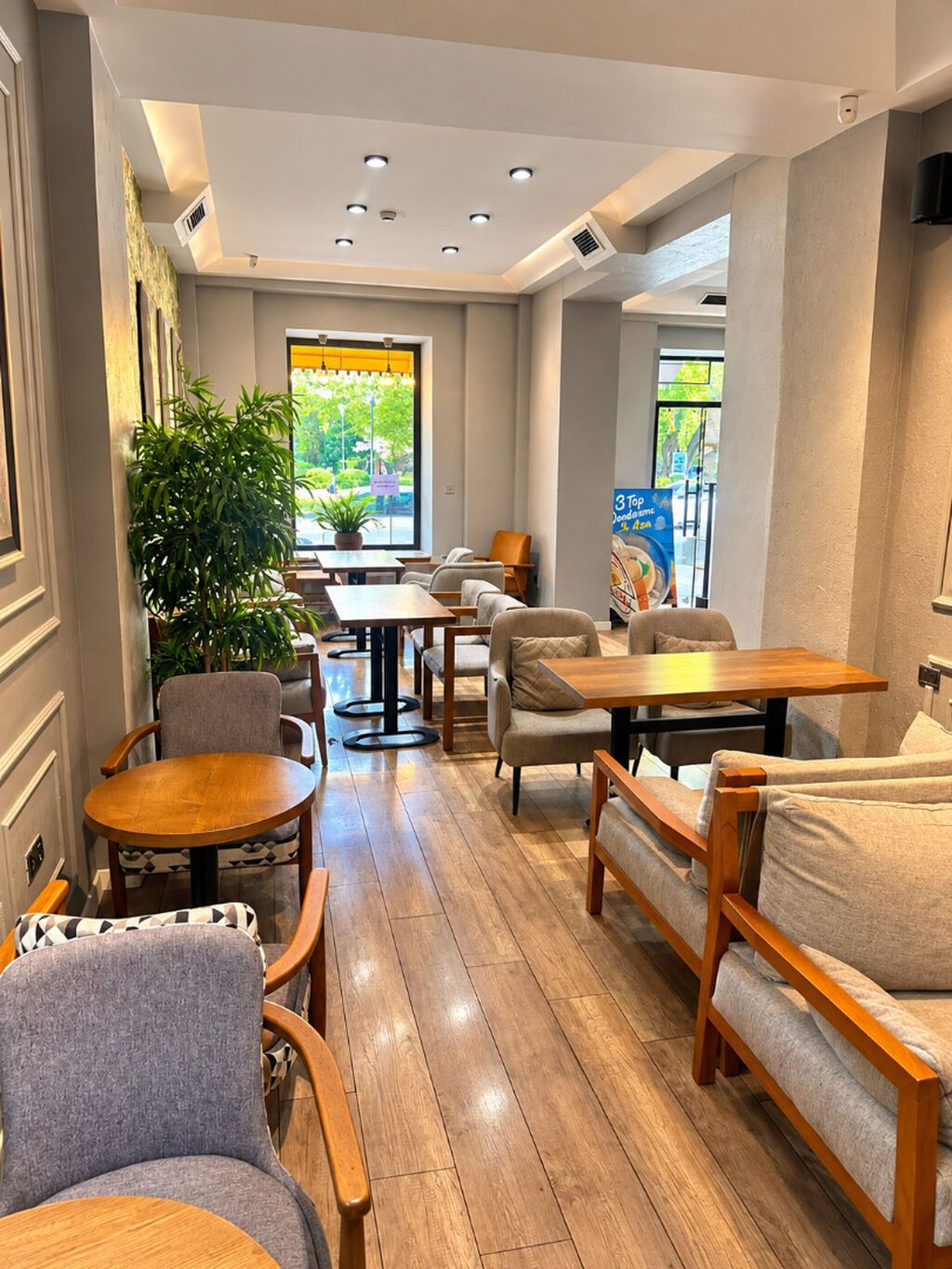 KAFE VƏ OFİS ÜÇÜN ƏLVERİŞLİ OBYEKT İCARƏYƏ VERİLİR Obyekt əvvəl kafe