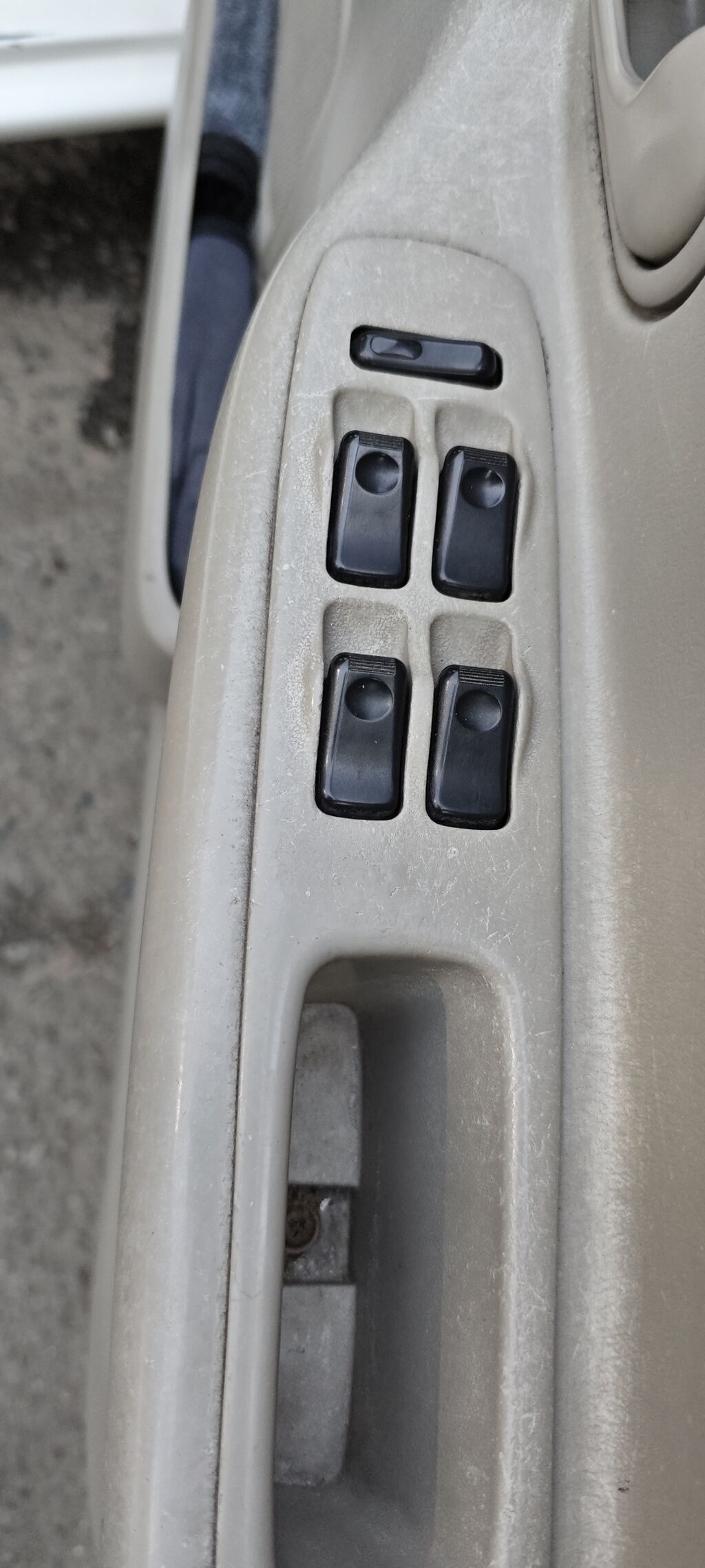 Mazda Demio: 1998 г., 1.3 л, Автомат, Бензин, Универсал: фото 7