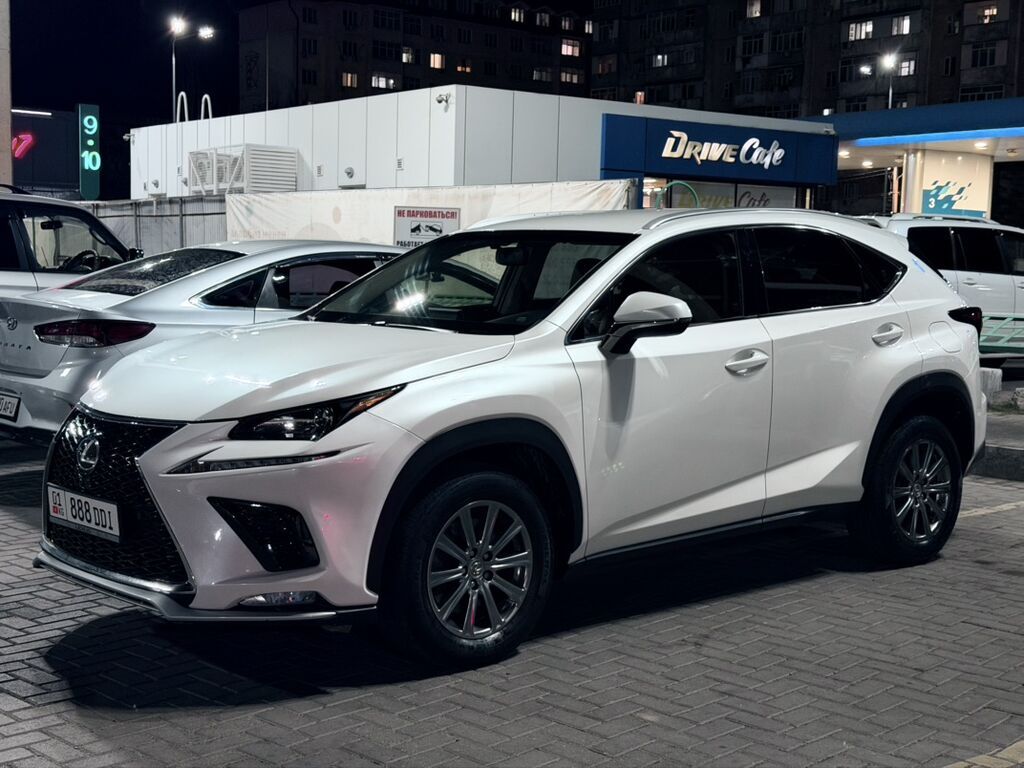 Lexus NX: 2017 г., 2 л, Автомат, Бензин, Кроссовер: фото 3