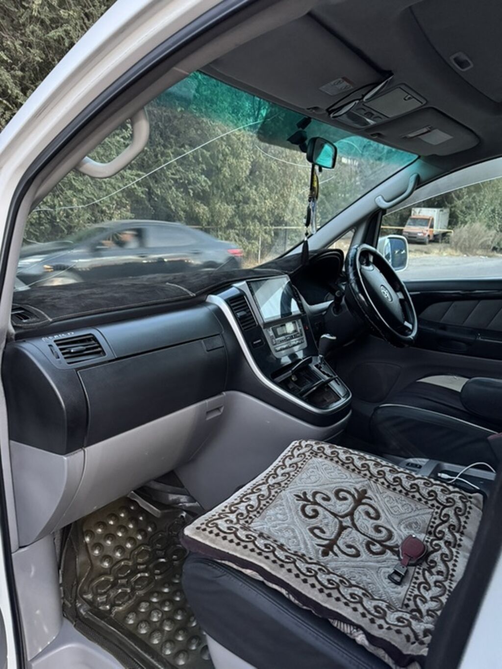 Toyota Alphard: 2004 г., 3 л, Автомат, Газ, Минивэн: фото 8