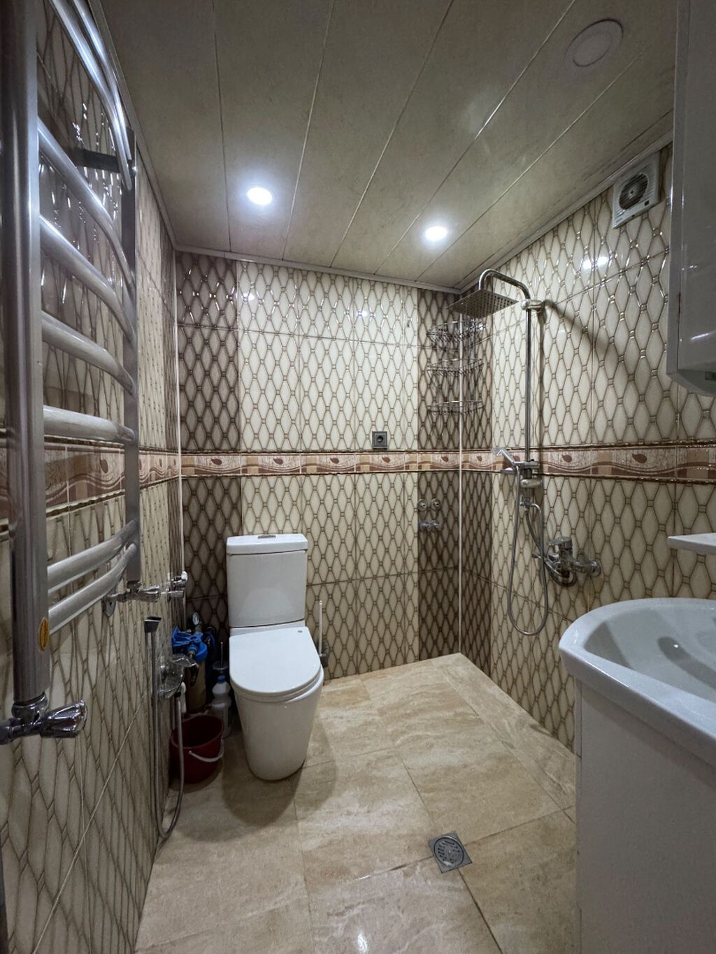 🏡 SATILIR — QANUNİ 3 OTAQLI MƏNZİL 📍 Abşeron Gənclər Şəhərciyi