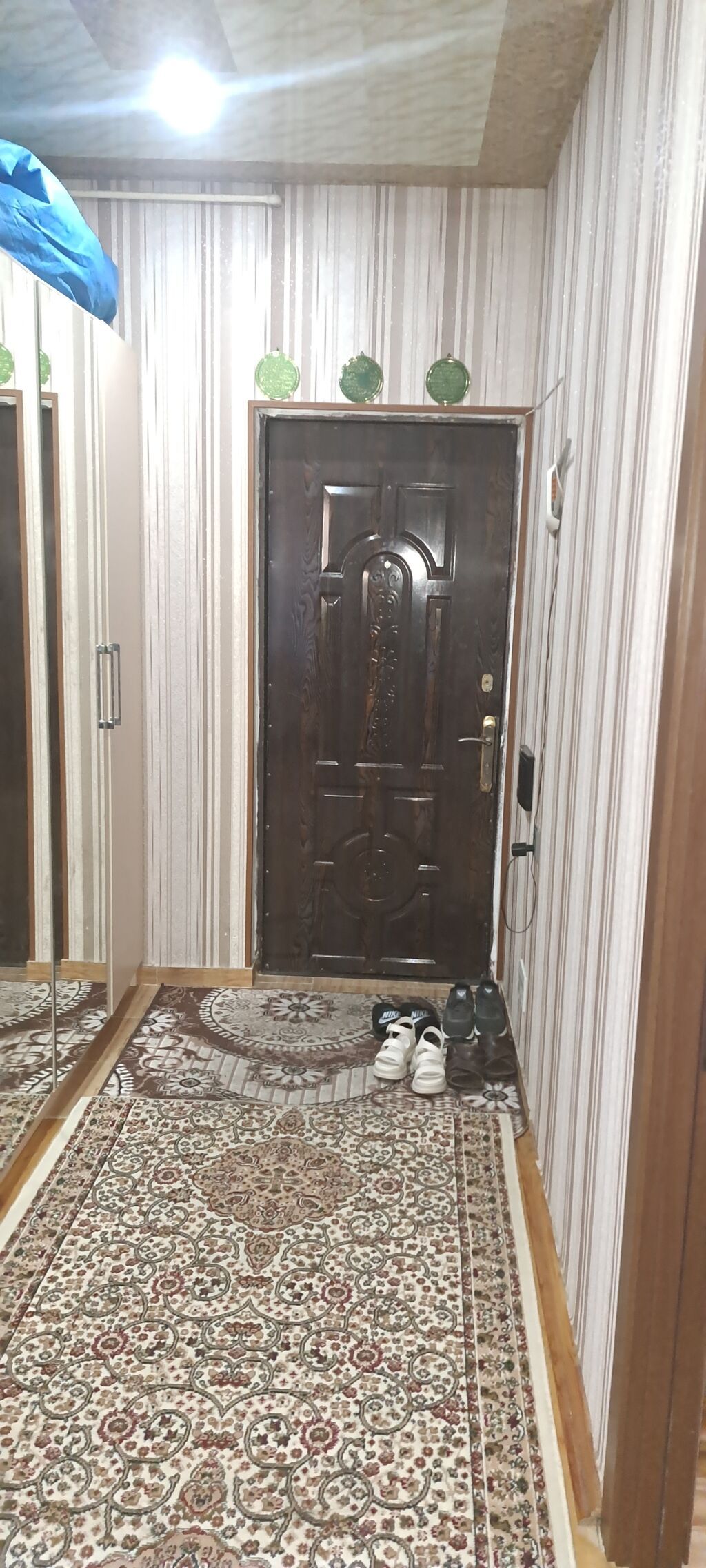 Bakı, Qaraçuxur qəs., 3 otaqlı, Köhnə tikili, m. Neftçilər, 78 kv. m