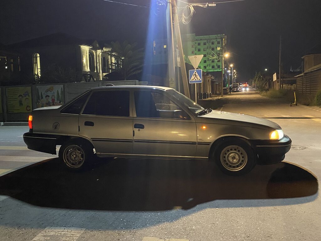 Daewoo Nexia: 2005 г., 1.5 л, Седан: фото 3