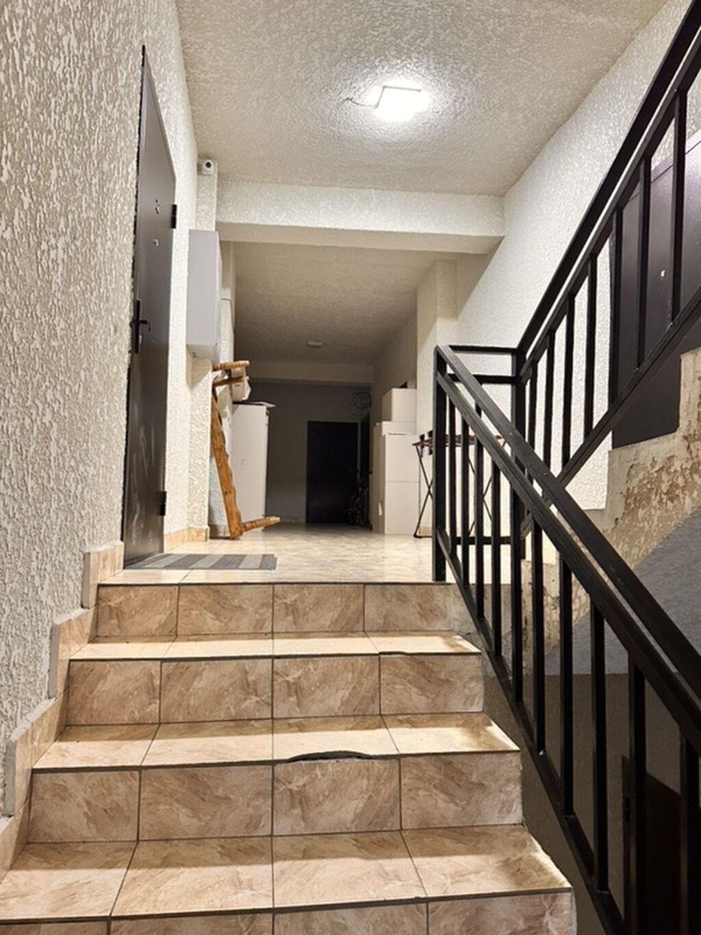 2 комнаты, 43 м², Индивидуалка, Кара-Жыгач ж/м Индивидуалка, 5 этаж, Свежий ремонт: фото 2
