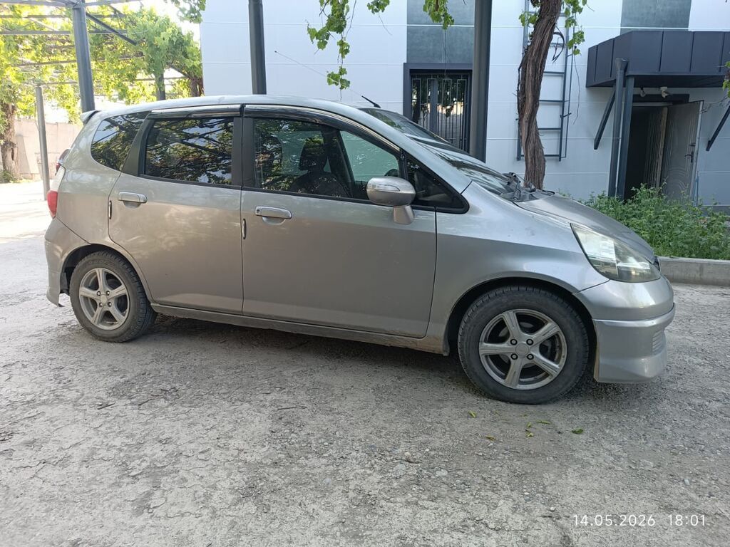 Honda Fit: 2003 г., 1.5 л, Автомат, Хэтчбэк: фото 7