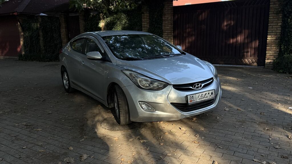 Hyundai Avante: 2011 г., 1.6 л, Автомат, Бензин, Седан: фото 3